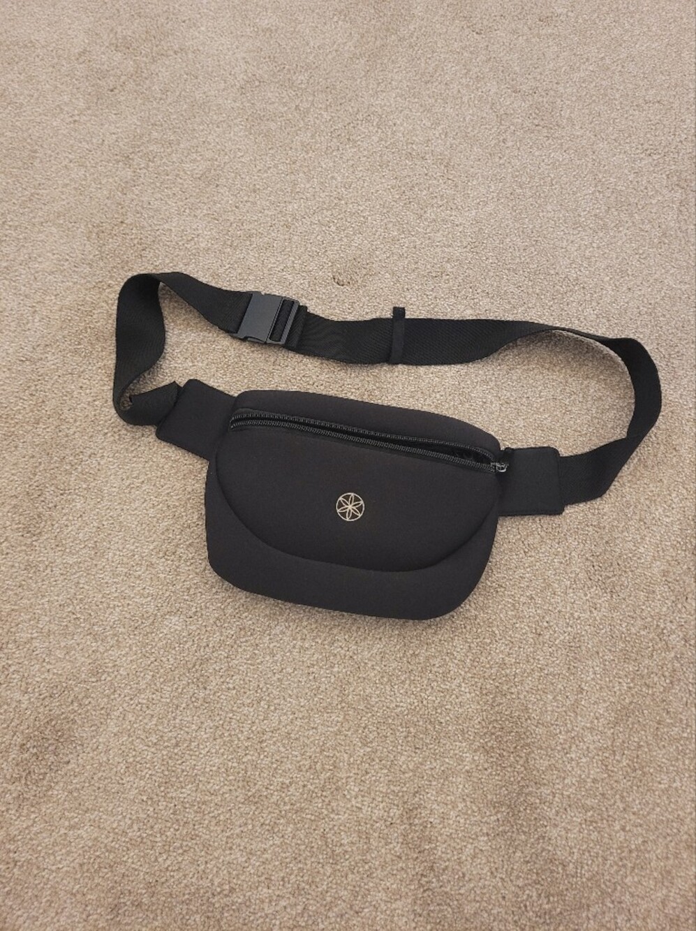 Gaiam Adjustable Womens Black Fanny Pack